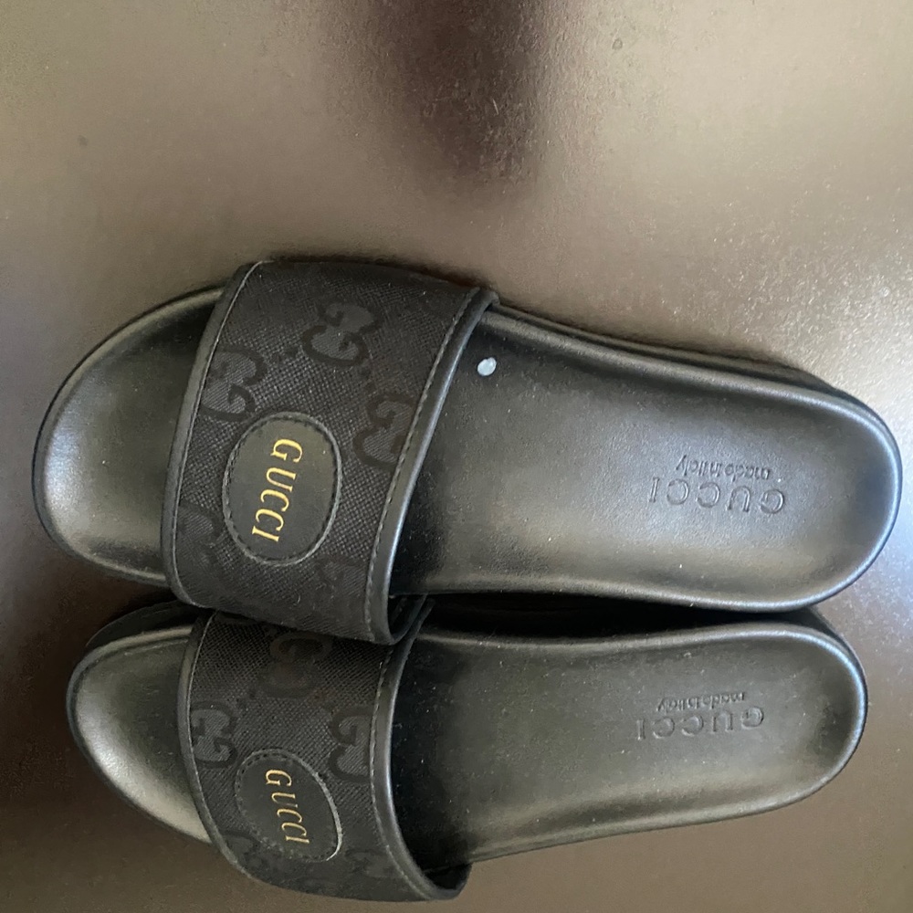 Almost new gucci slides 42 Gucci 9 us